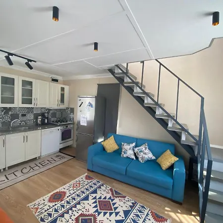 Denize 5 Dakika Ve Doga Evi Cesme